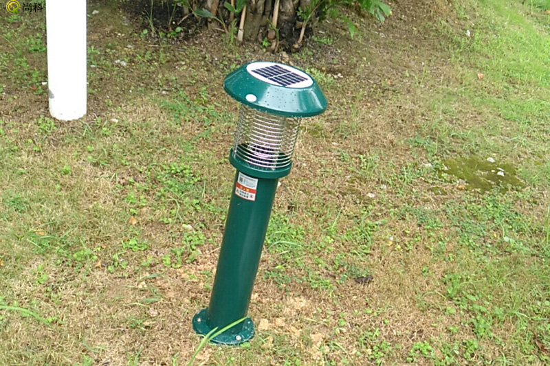 廣西小區草坪滅蚊燈，太陽能供電